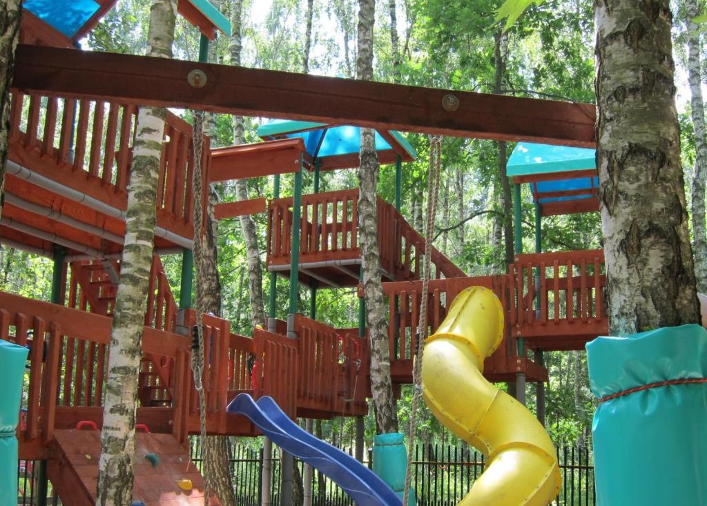 Resort Piaseczno Rozpłucie Exteriör bild