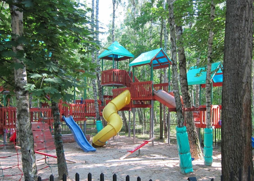 Resort Piaseczno Rozpłucie Exteriör bild