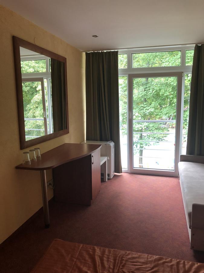 Resort Piaseczno Rozpłucie Exteriör bild